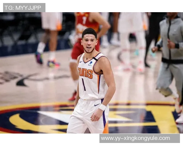 太阳主帅称赞布克表现出色并表示将提升队友状态以求更好表现 太阳主帅称赞布克表现出色并表示将提升队友状态以求更好表现