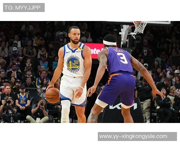 太阳三分火力全开9场比赛命中16记三分领跑联盟勇士紧随其后表现不俗 太阳三分火力全开9场比赛命中16记三分领跑联盟勇士紧随其后表现不俗