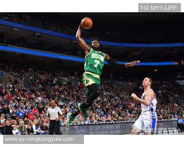 杰伦布朗:全力以赴展现自我同时激励身边队友共同进步 杰伦布朗:全力以赴展现自我同时激励身边队友共同进步