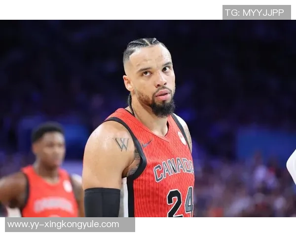 狄龙与火箭球员深情拥抱展现真爱情怀温暖全场 狄龙与火箭球员深情拥抱展现真爱情怀温暖全场